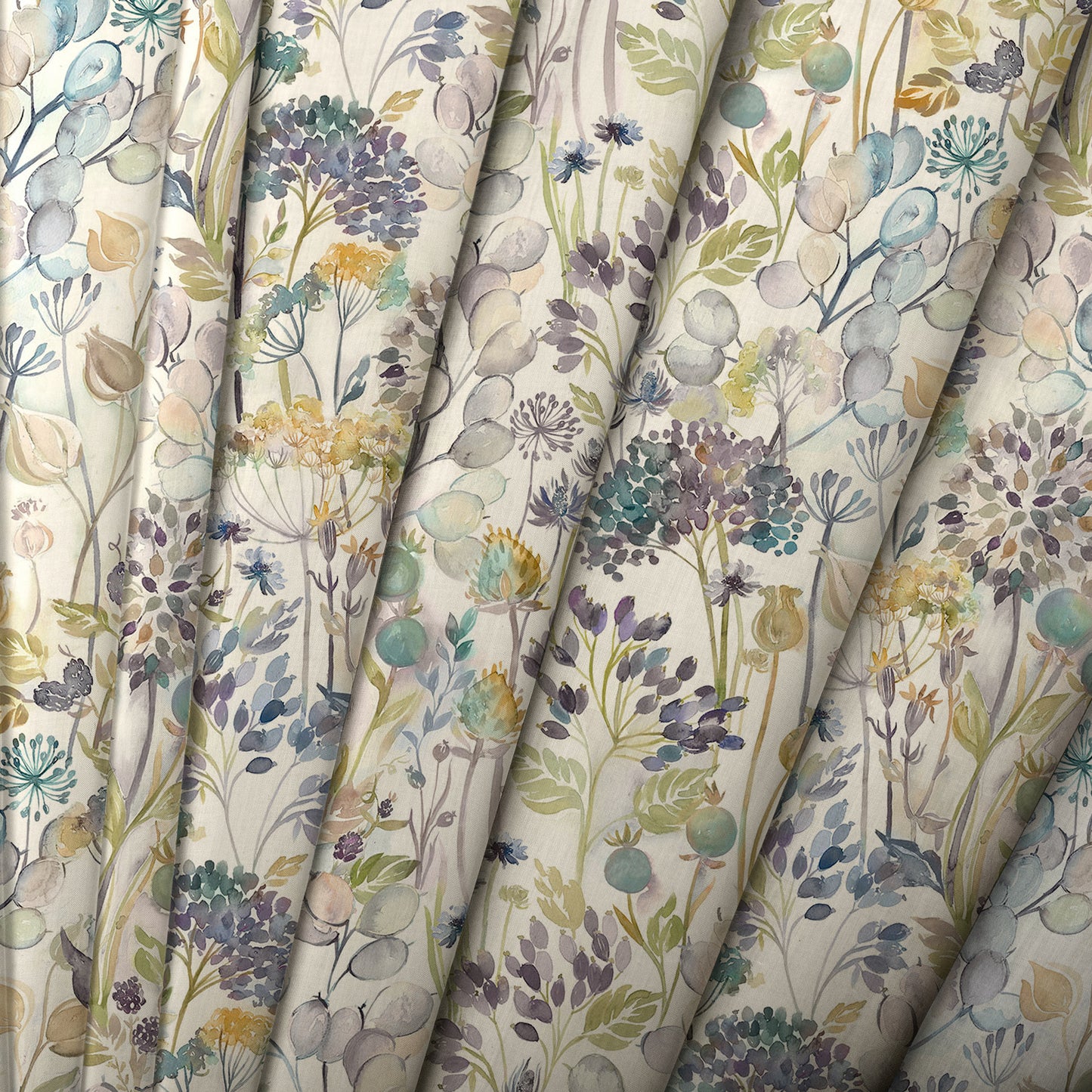 Country Hedgerow Linen 145Cm Fiona Fabric Metre - Sky/Linen