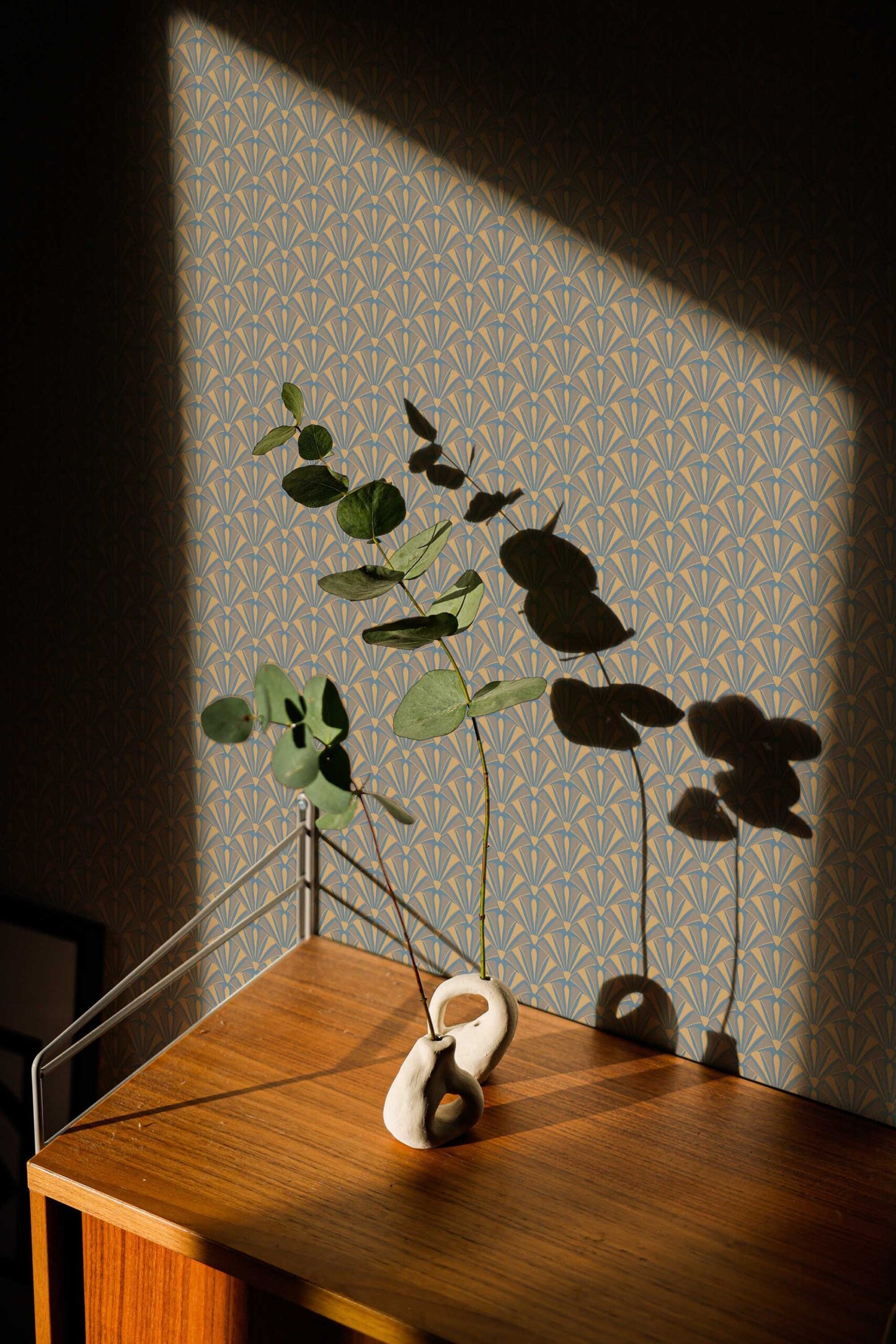 Elegant Brown Art Deco Wallpaper