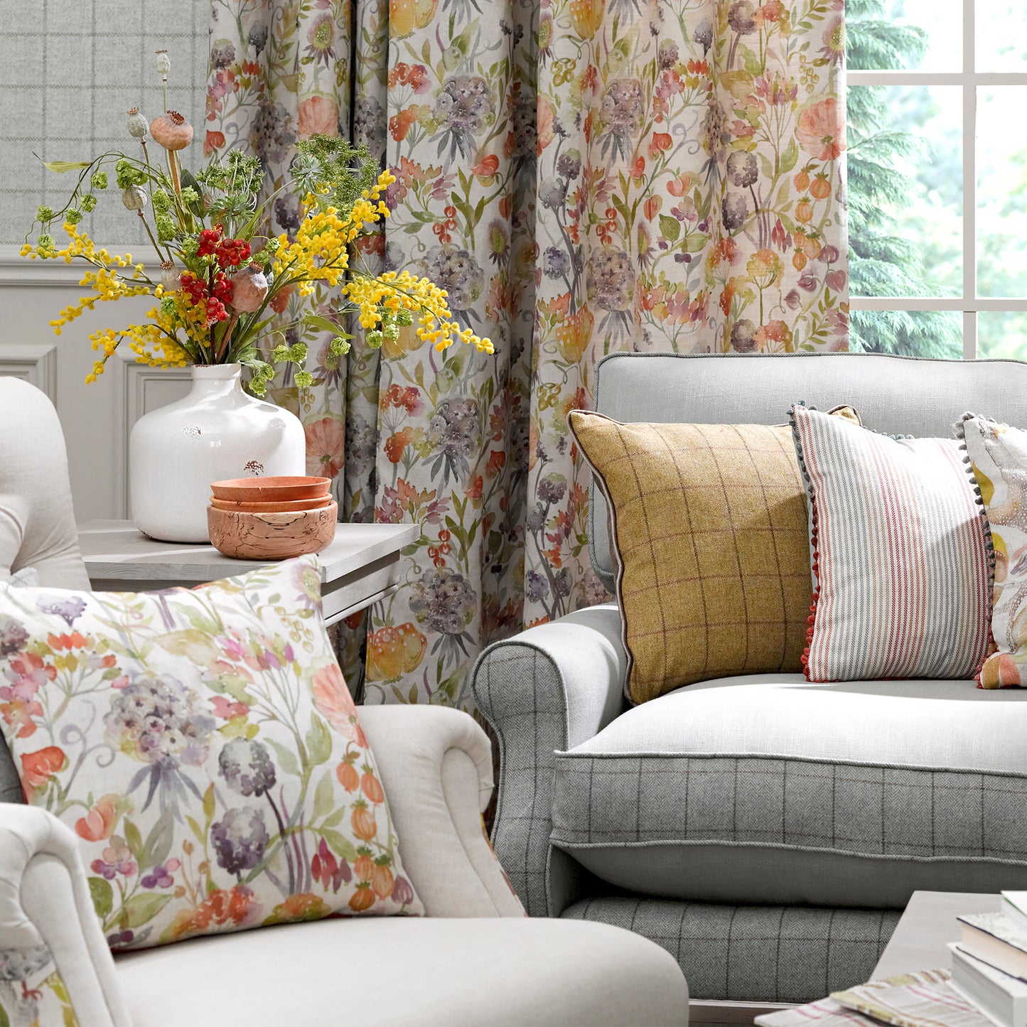 Autumn Floral 140Cm Sasha White Fabric - Cream Sample