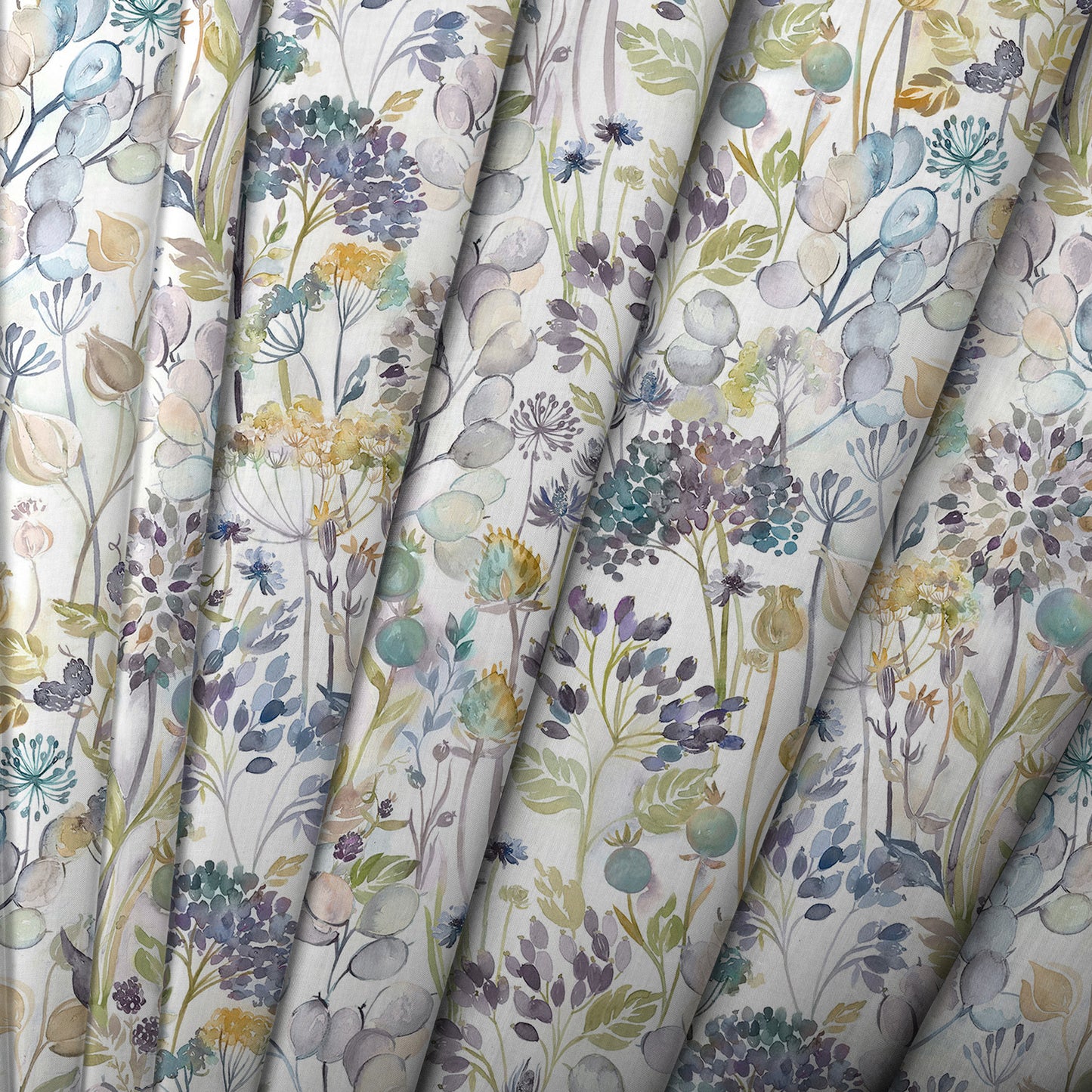 Country Hedgerow 145Cm Ann Fabric - Sky/Cream Sample