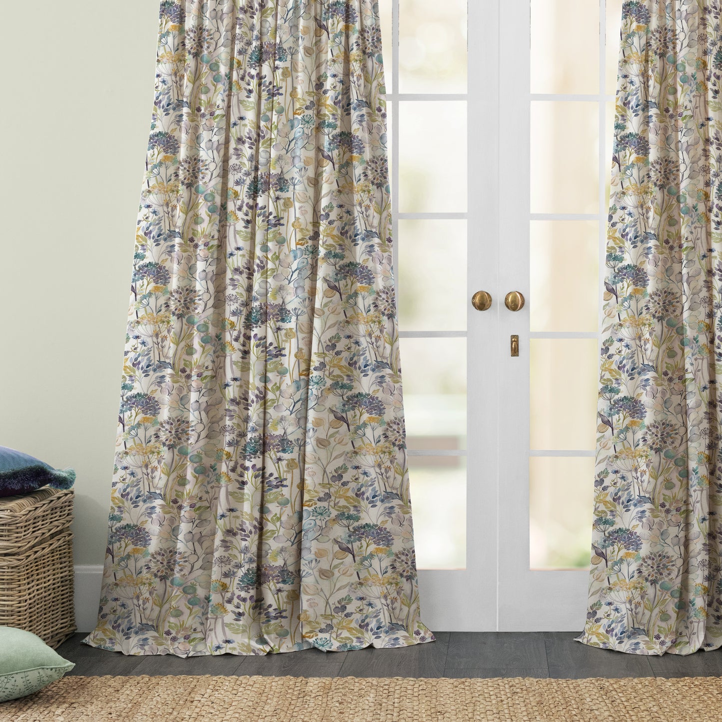 Country Hedgerow 145Cm Ann Fabric - Violet Sample/Cream