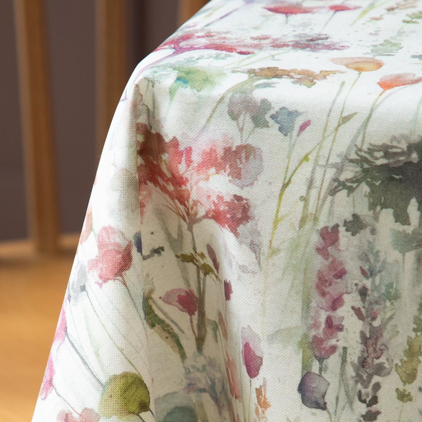 New Ilinizas Poppy Oil Cloth Metre