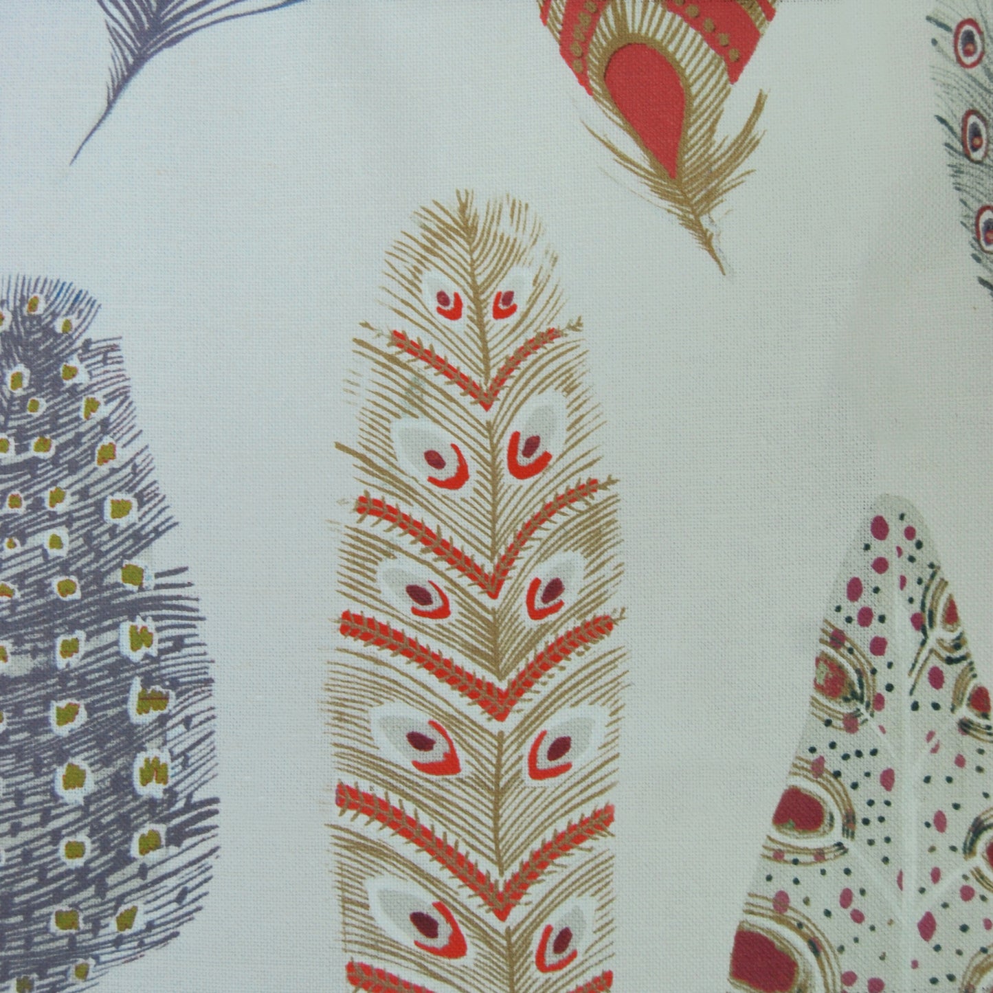 Samui Print 140Cm Sasha White Fabric - Paprika Sample
